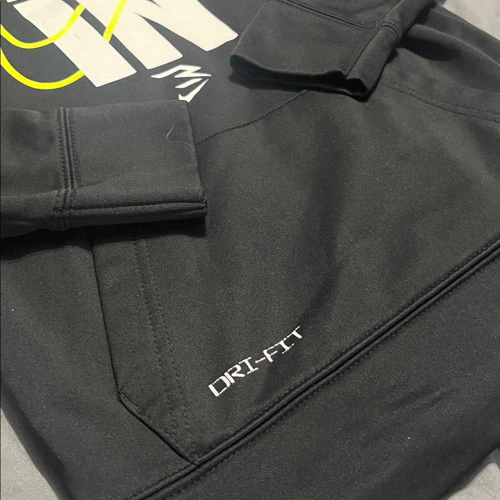 ✨Nike, dry fit hoodie ✨ - Picture 3 of 6